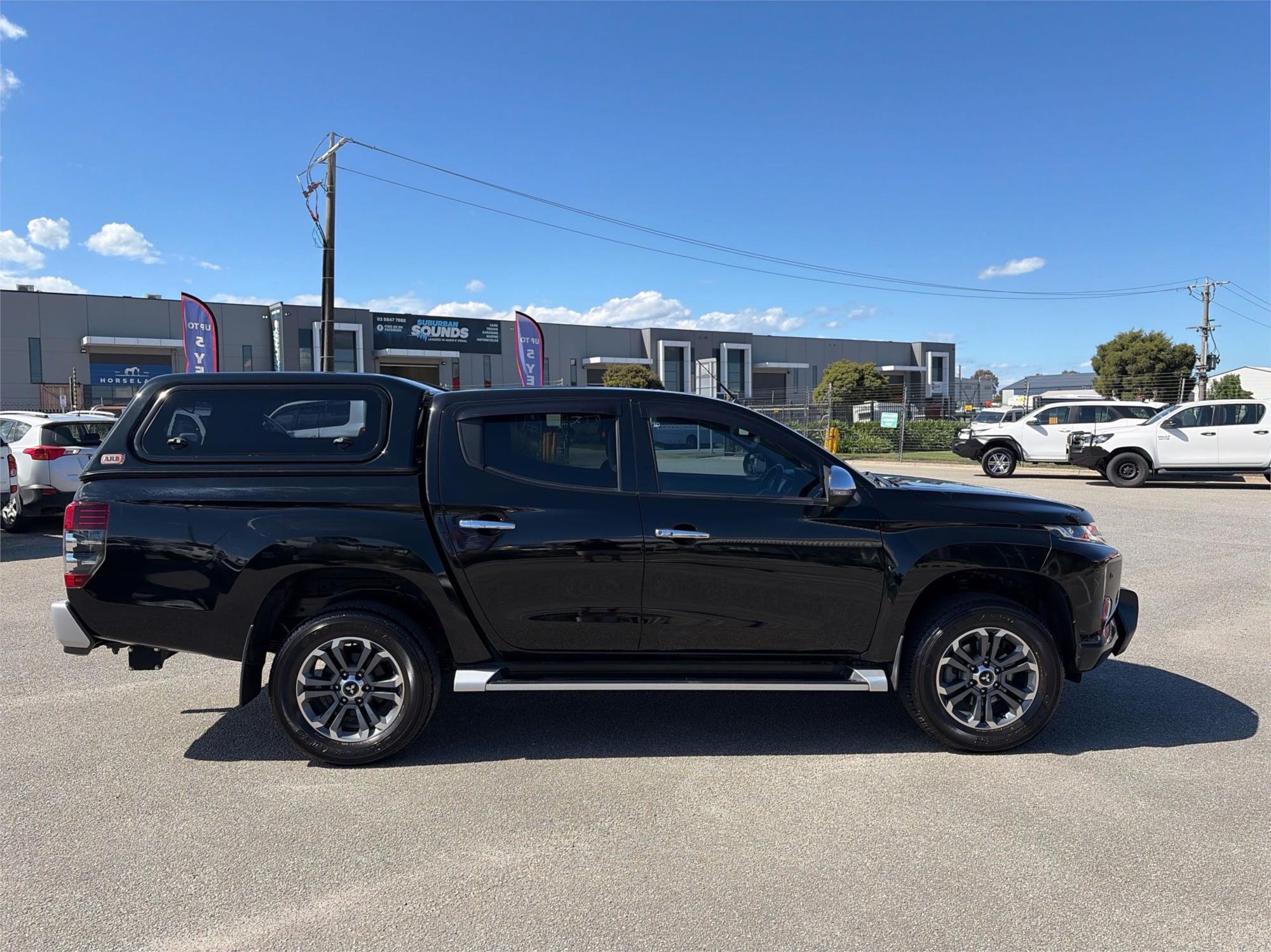 
								2019 Mitsubishi Triton GLS full									