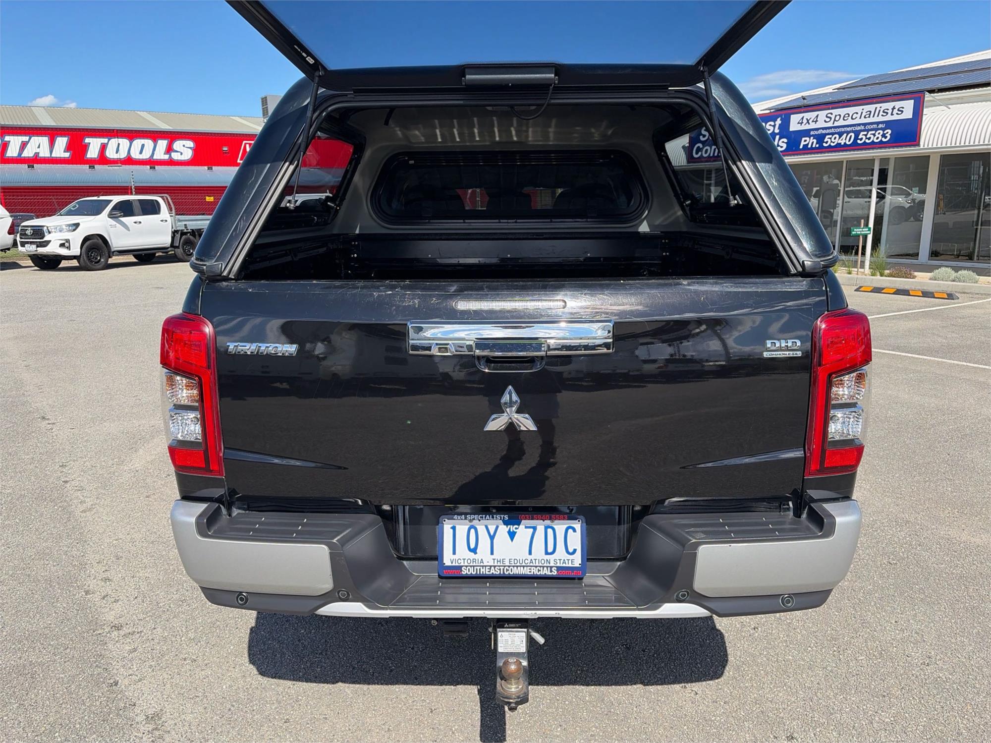 
								2019 Mitsubishi Triton GLS full									
