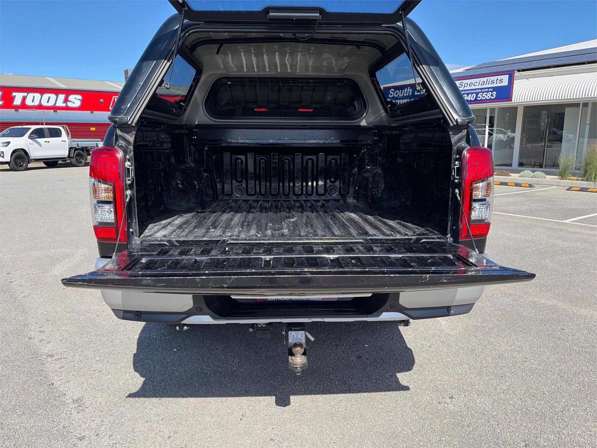 
								2019 Mitsubishi Triton GLS full									