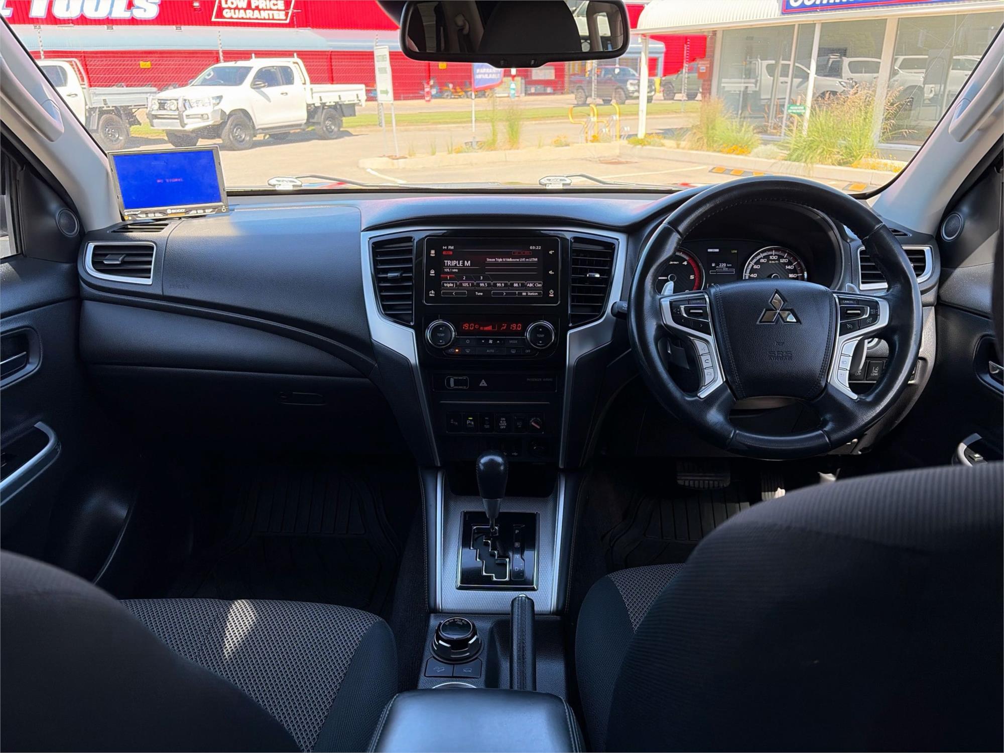 
								2019 Mitsubishi Triton GLS full									