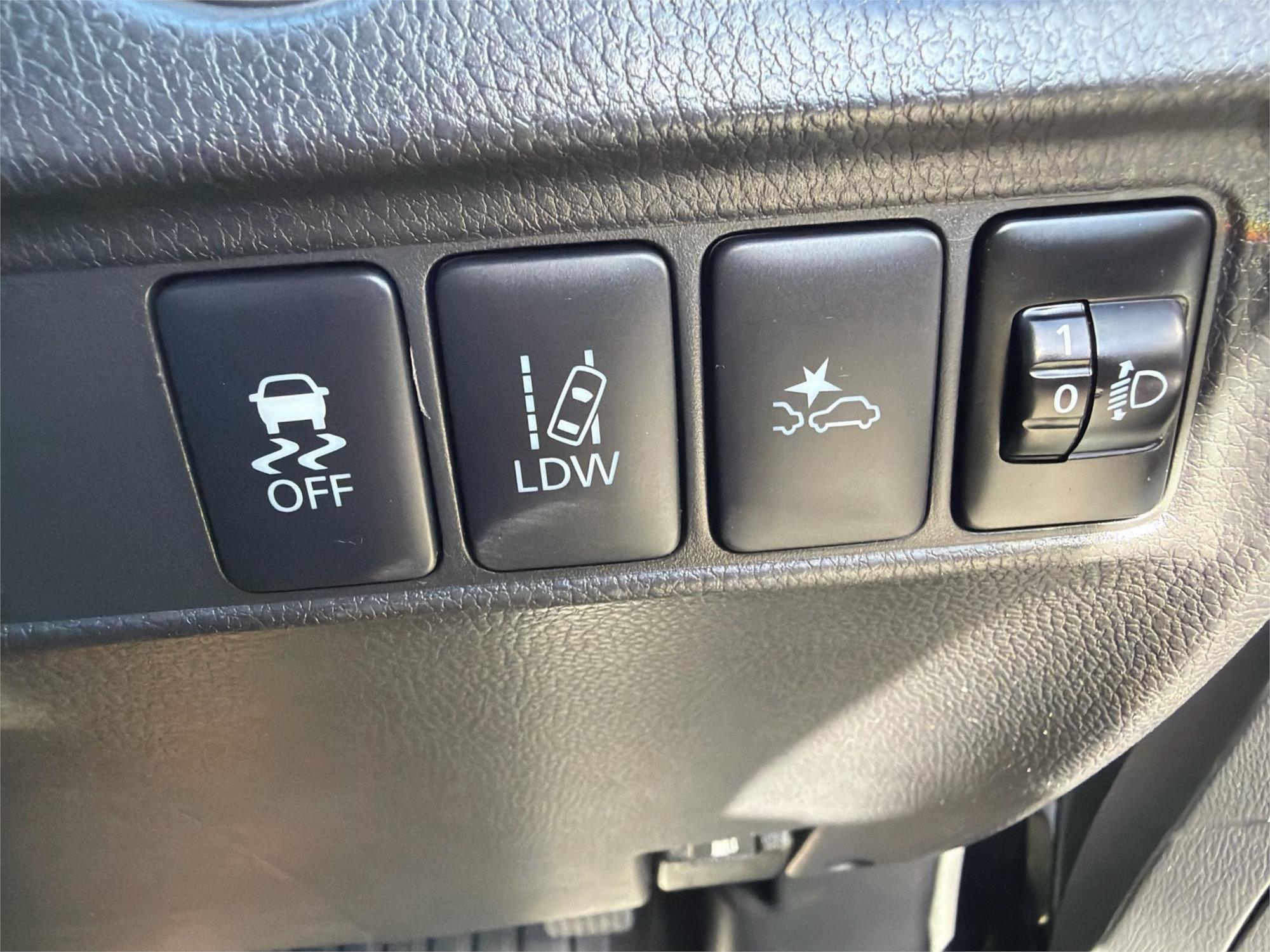 
								2019 Mitsubishi Triton GLS full									
