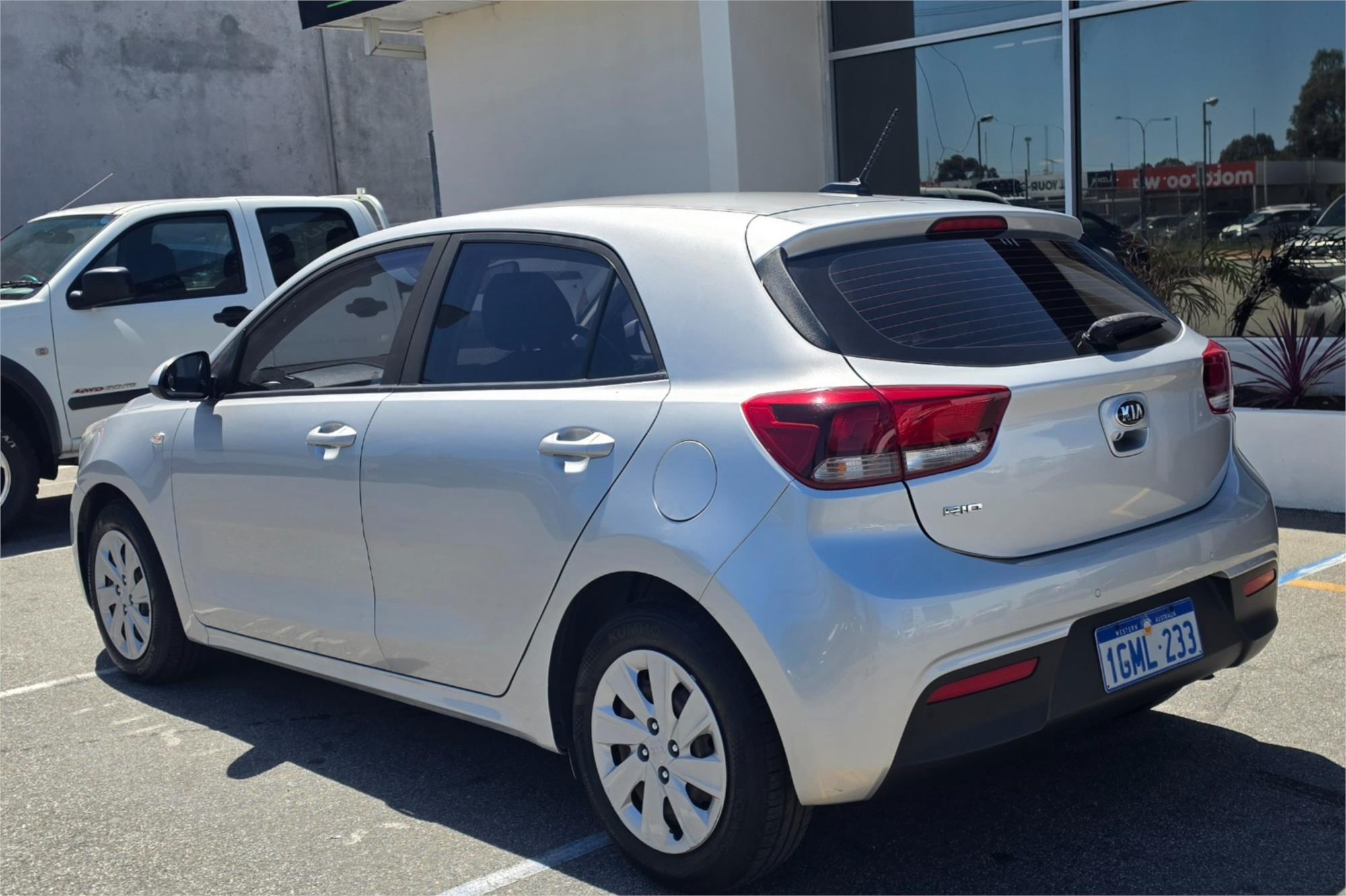 
								2018 Kia Rio S full									