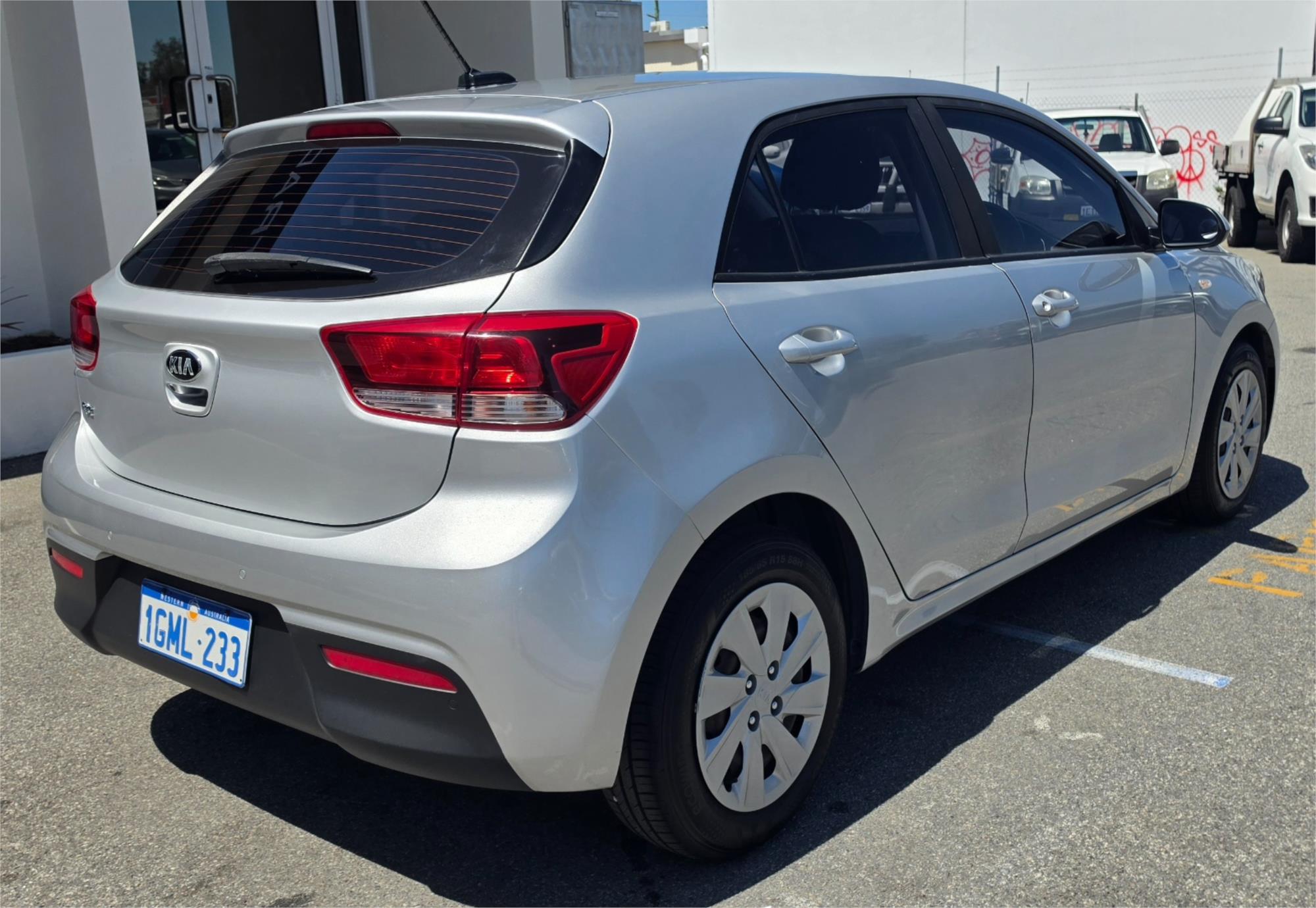 
								2018 Kia Rio S full									
