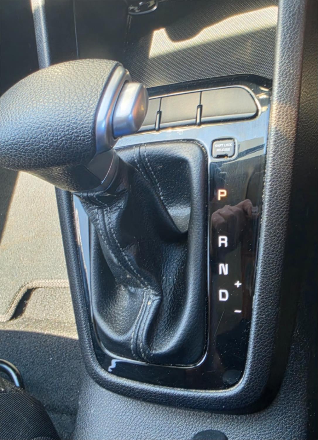 
								2018 Kia Rio S full									