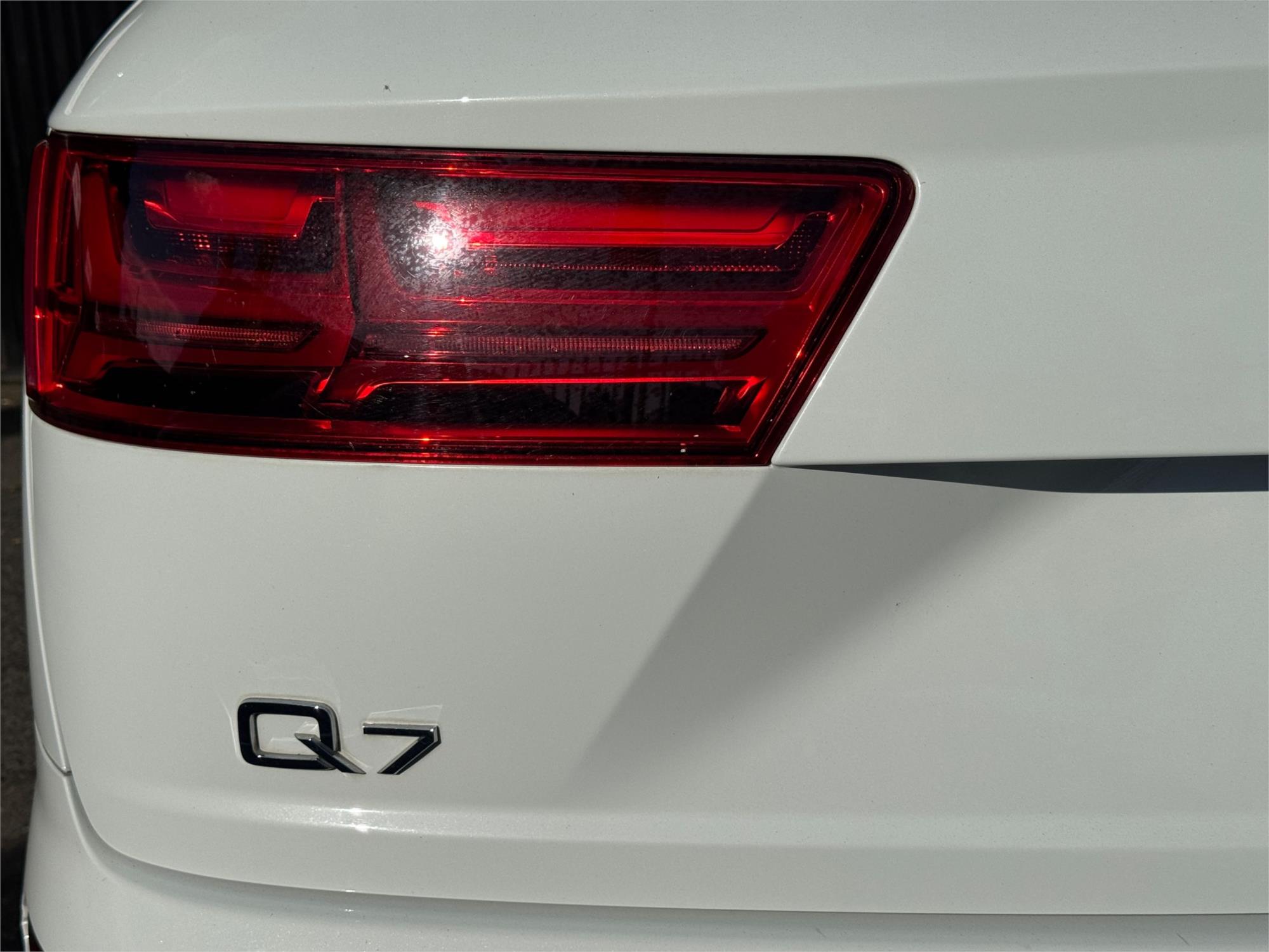 
								2016 Audi Q7 TDI full									