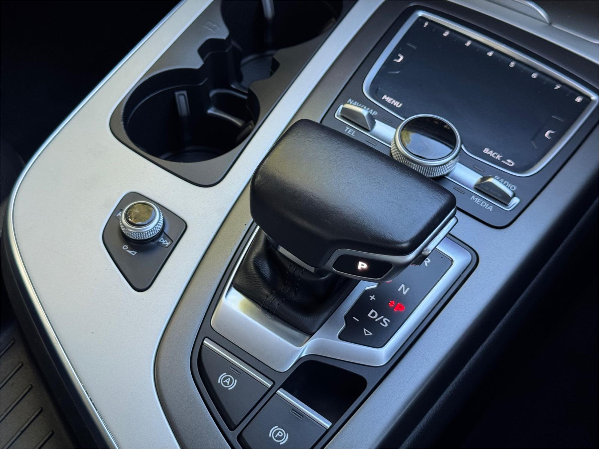 
								2016 Audi Q7 TDI full									