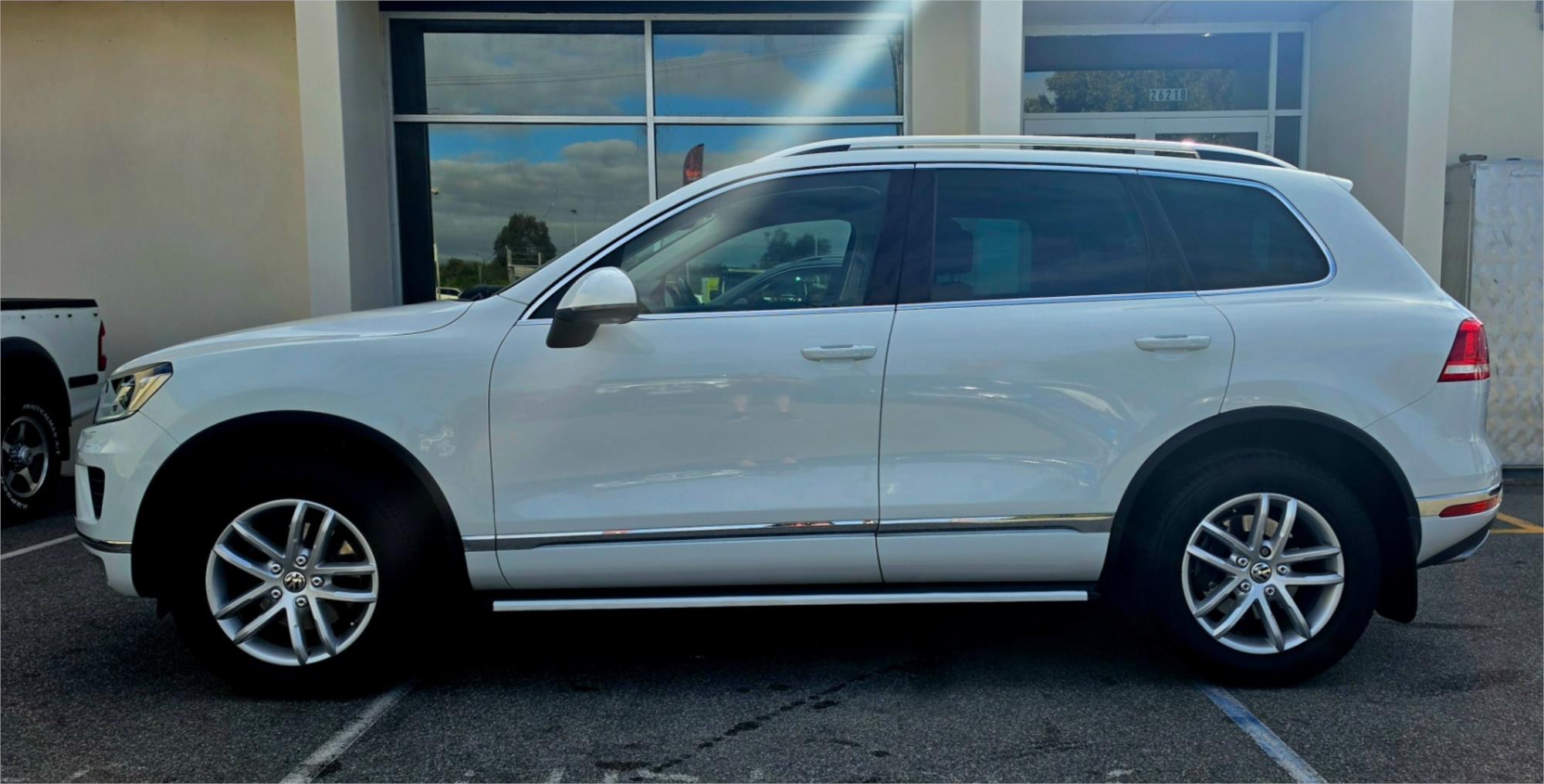 
								2016 Volkswagen Touareg 150TDI Element full									