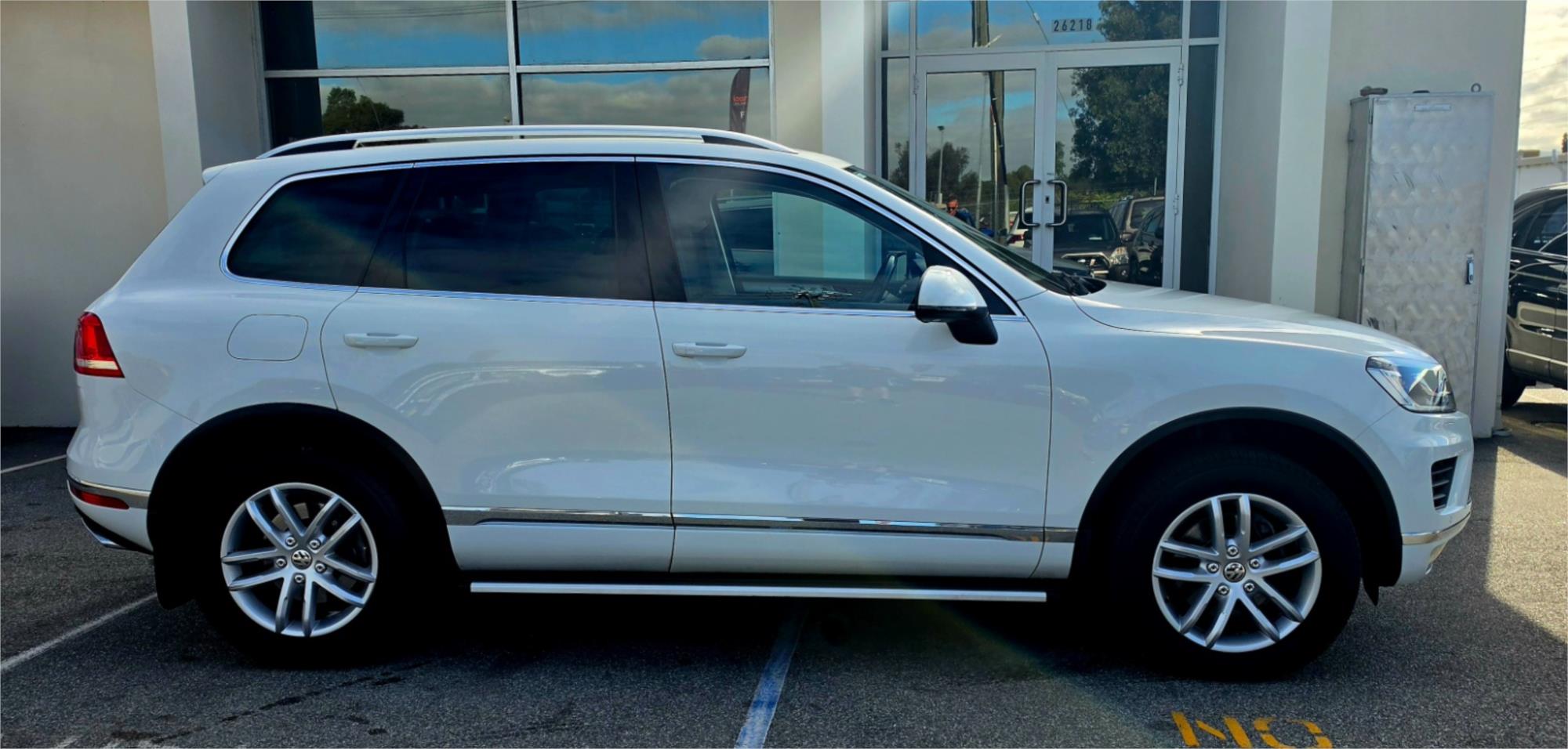 
								2016 Volkswagen Touareg 150TDI Element full									