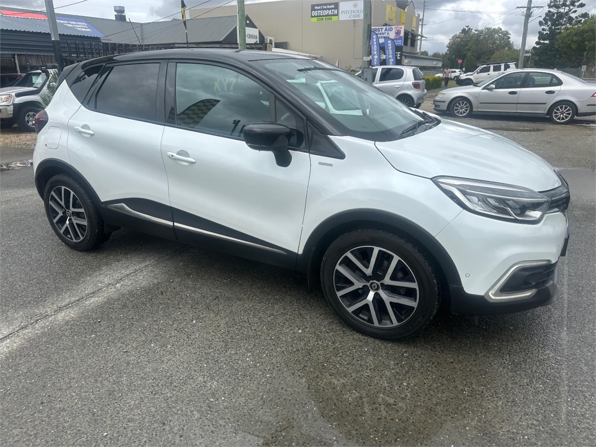 
								2019 Renault Captur Intens full									
