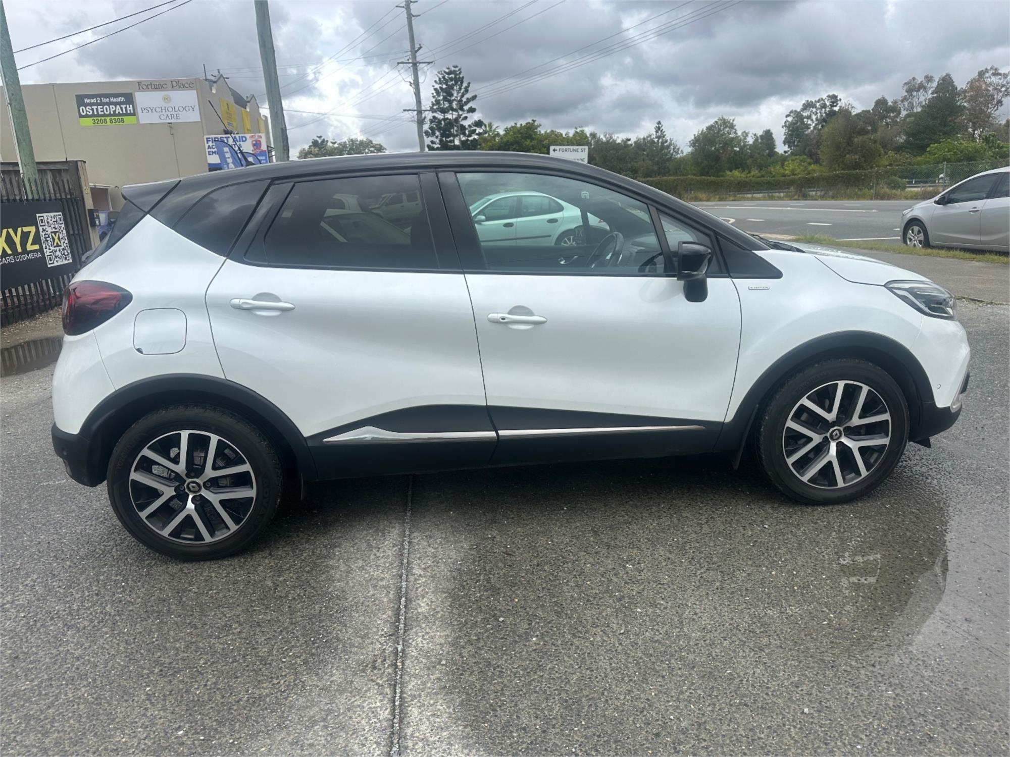 
								2019 Renault Captur Intens full									