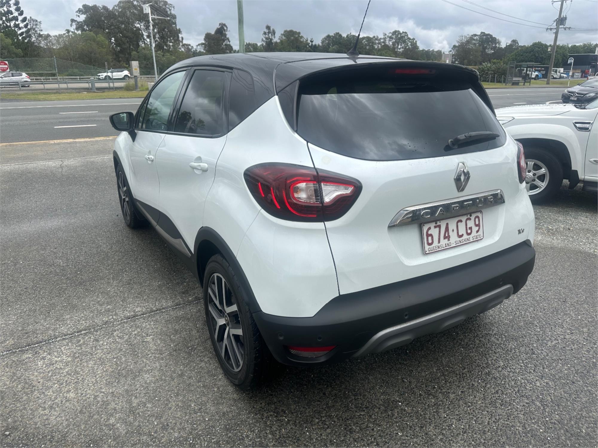 
								2019 Renault Captur Intens full									