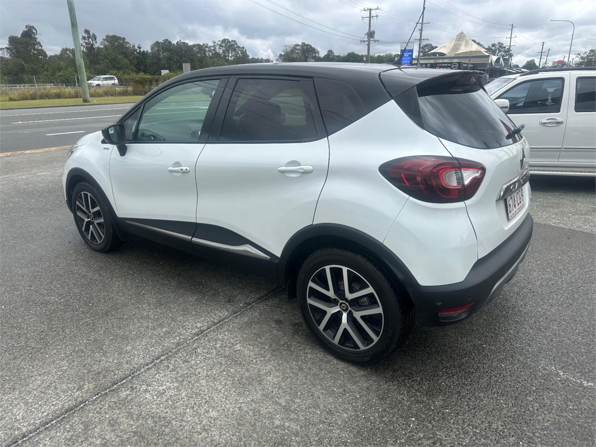 
								2019 Renault Captur Intens full									