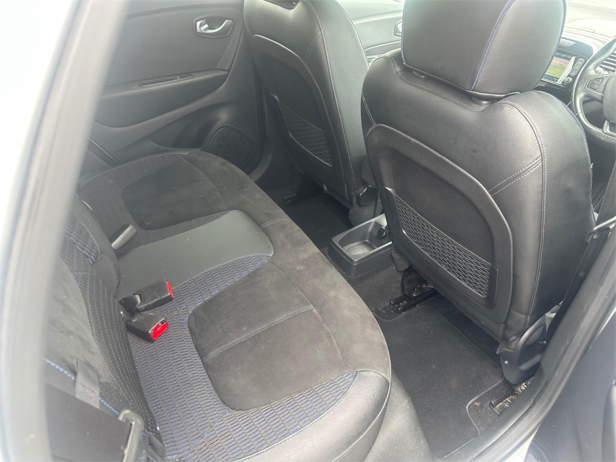 
								2019 Renault Captur Intens full									