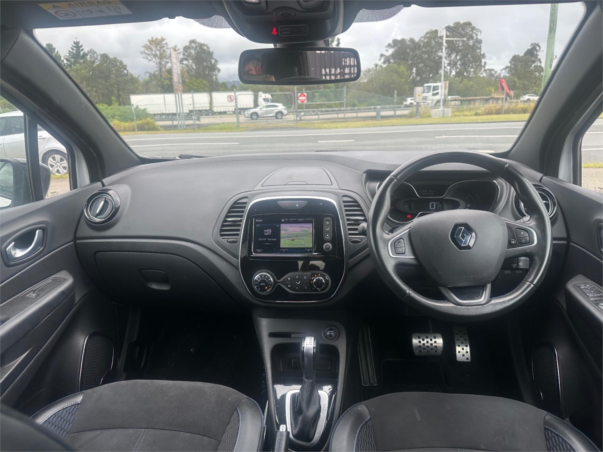 
								2019 Renault Captur Intens full									