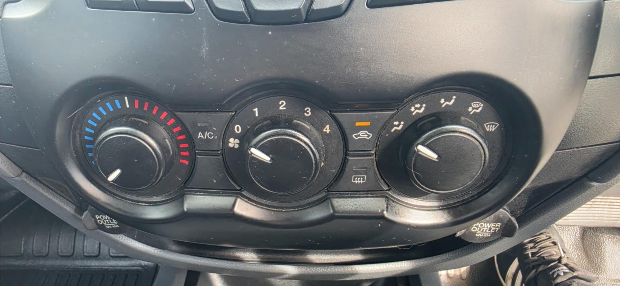 
								2012 Ford Ranger XL Hi-Rider full									