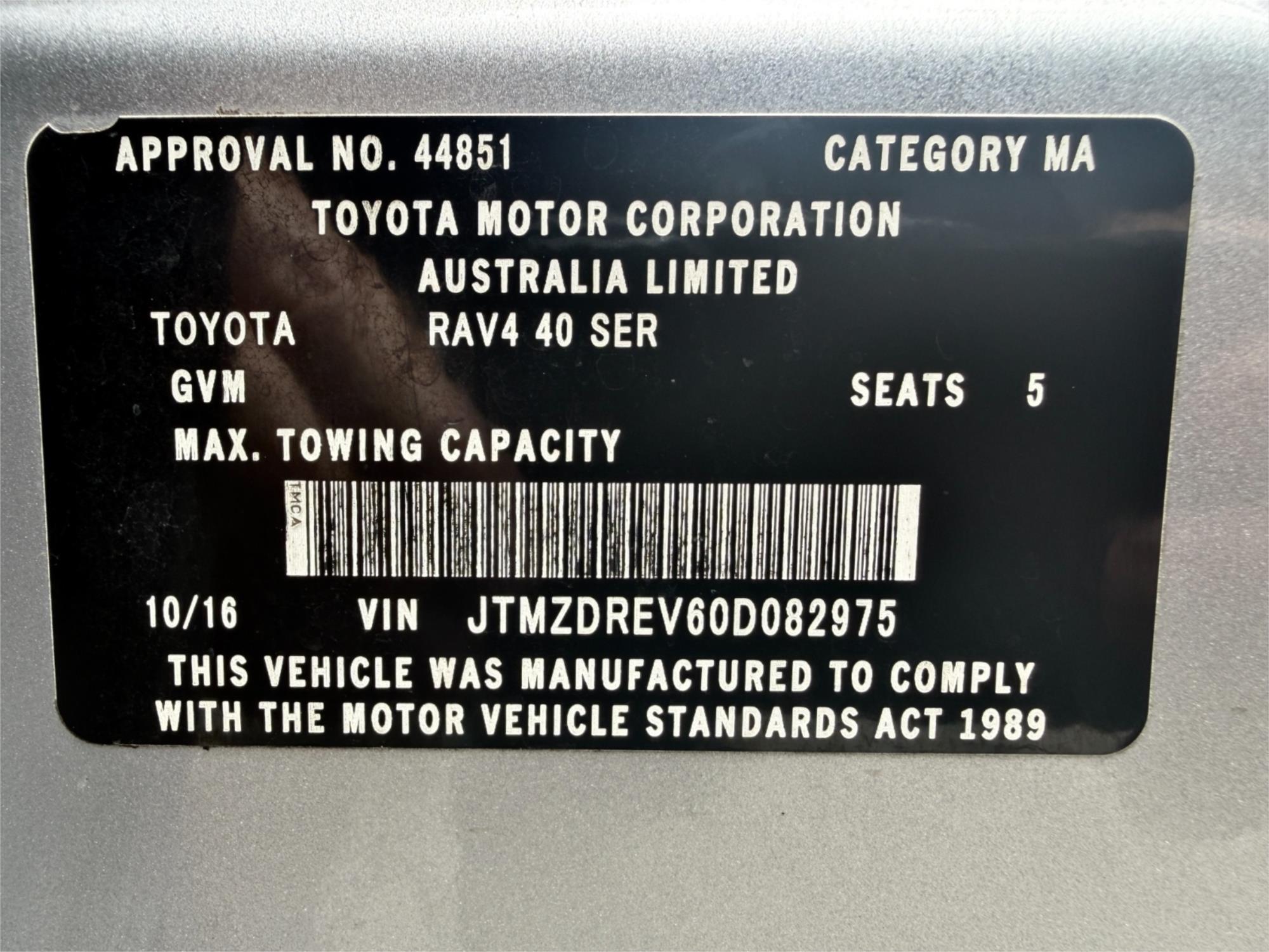 
								2016 Toyota RAV4 GX full									