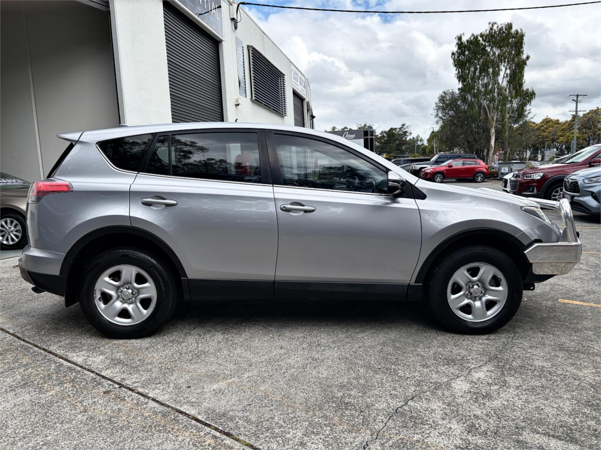 
								2016 Toyota RAV4 GX full									