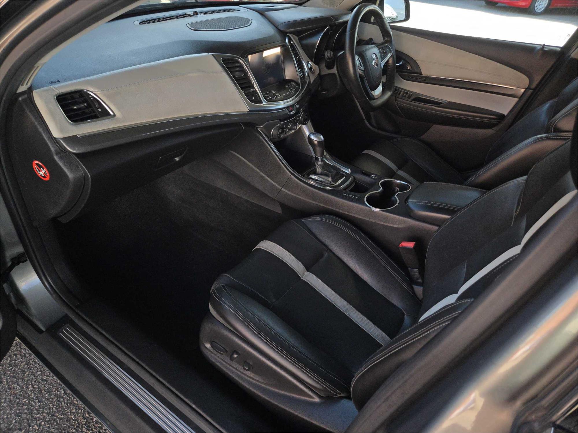 
								2013 Holden Calais V full									