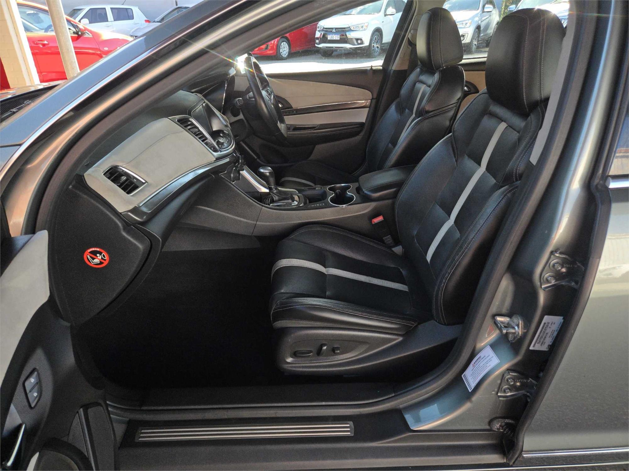 
								2013 Holden Calais V full									
