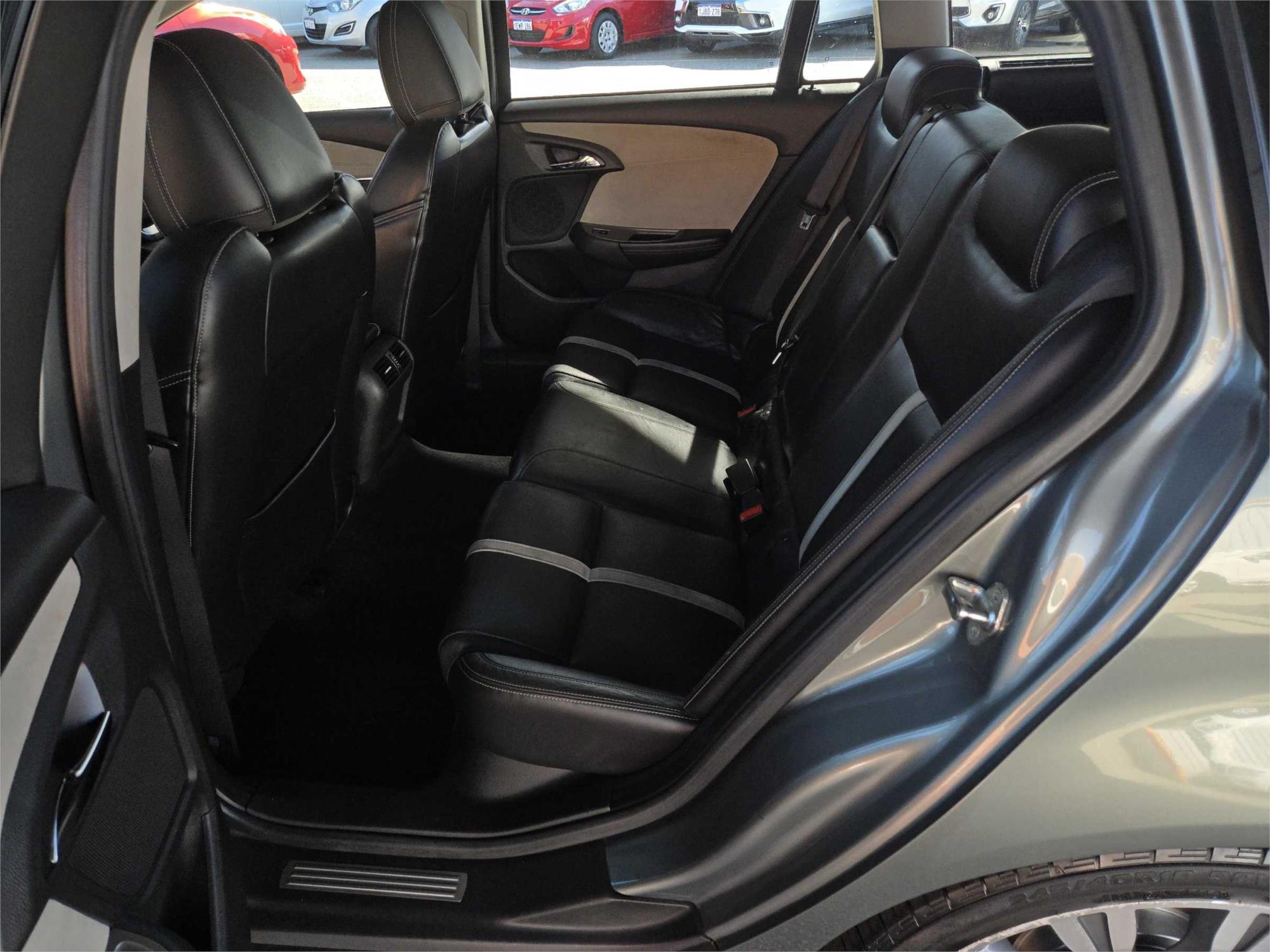 
								2013 Holden Calais V full									