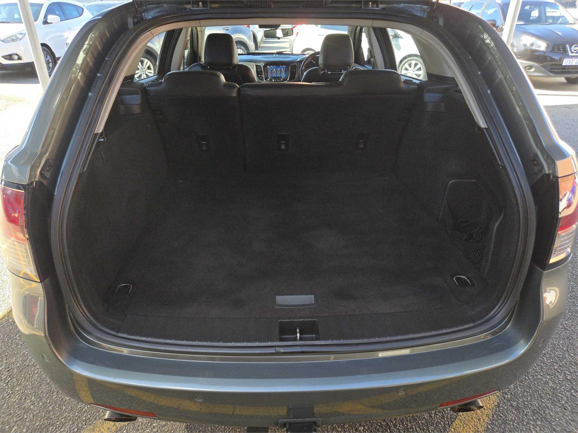 
								2013 Holden Calais V full									