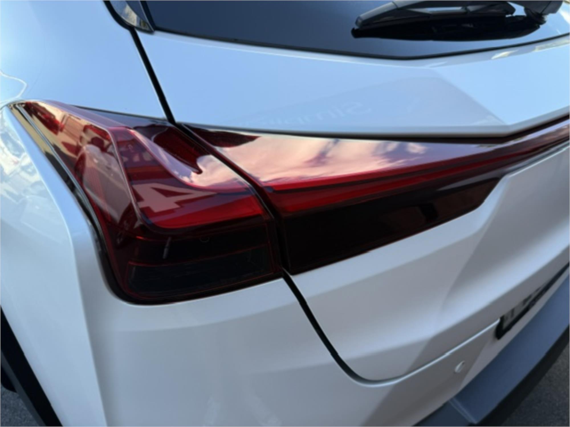 
								2023 LEXUS UX300E LUXURY full									