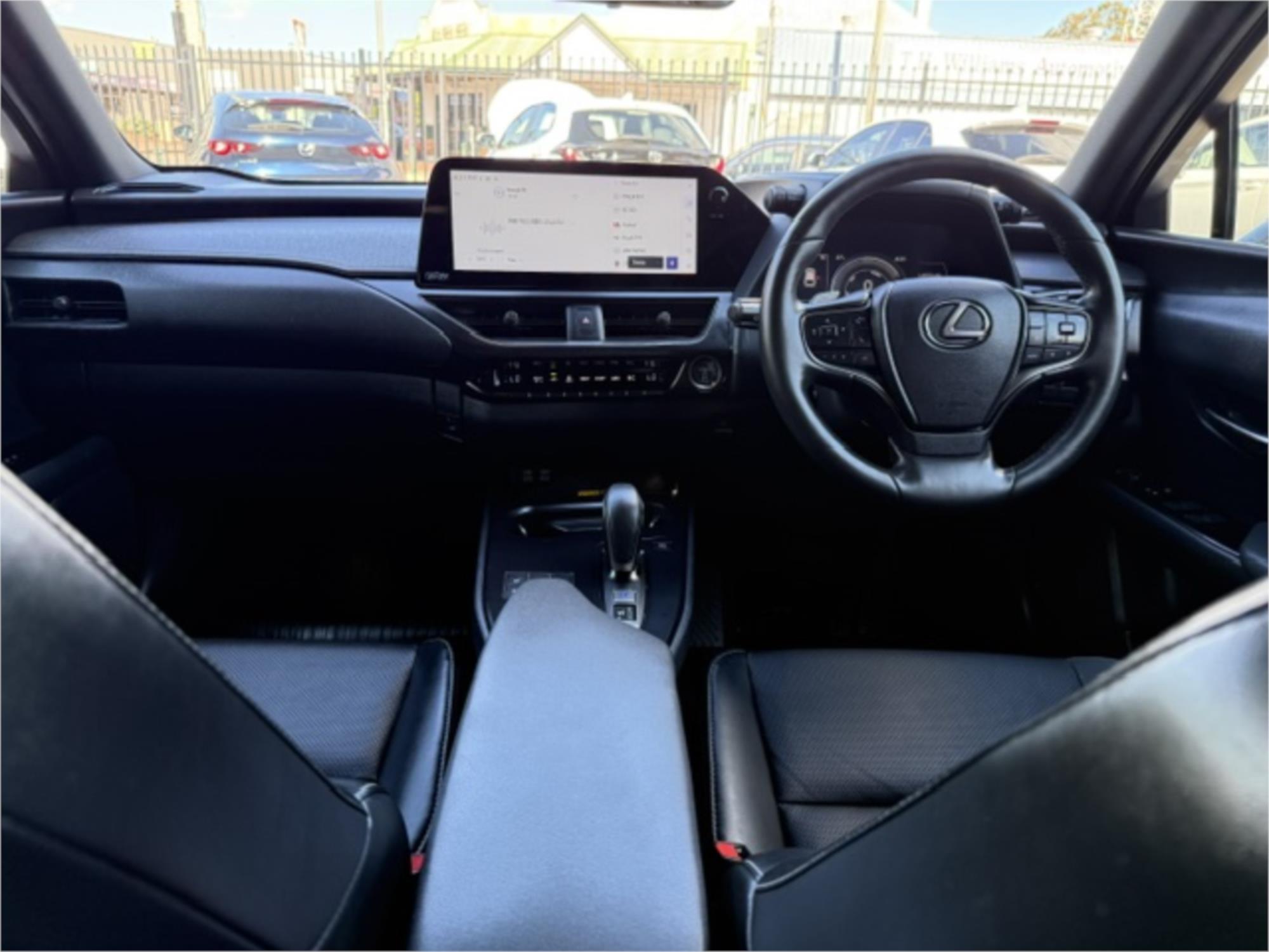 
								2023 LEXUS UX300E LUXURY full									