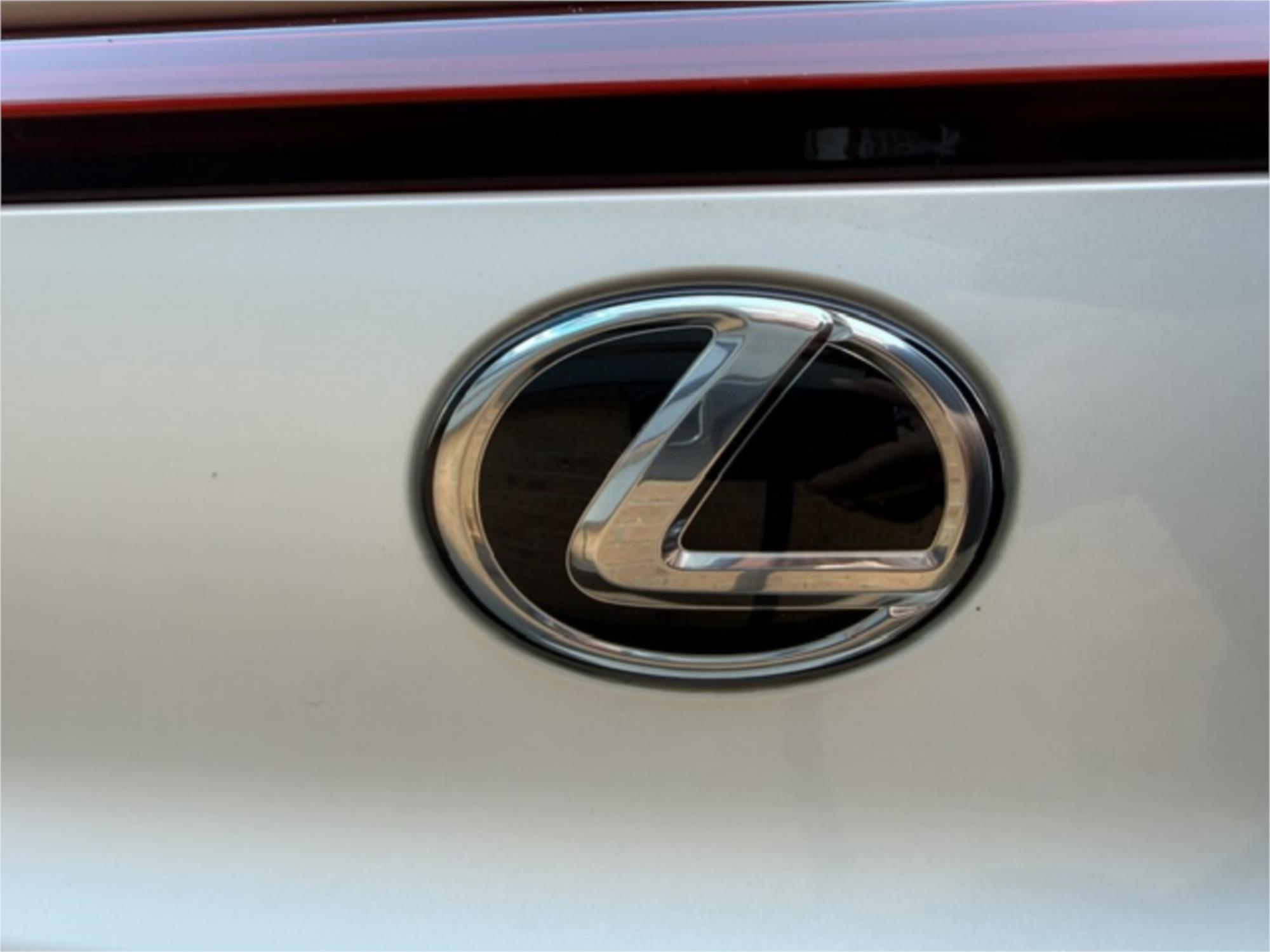 
								2023 LEXUS UX300E LUXURY full									