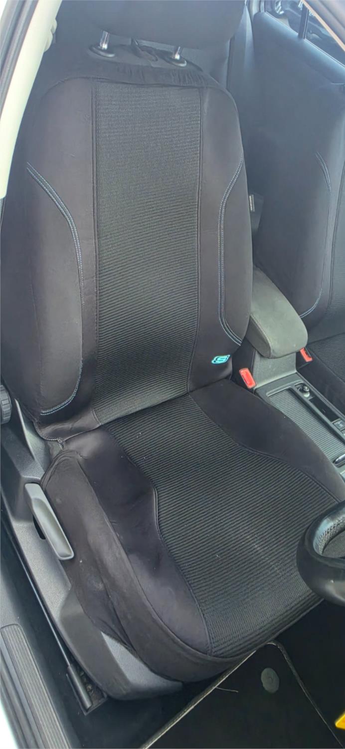 
								2014 Volkswagen Golf 90TSI full									