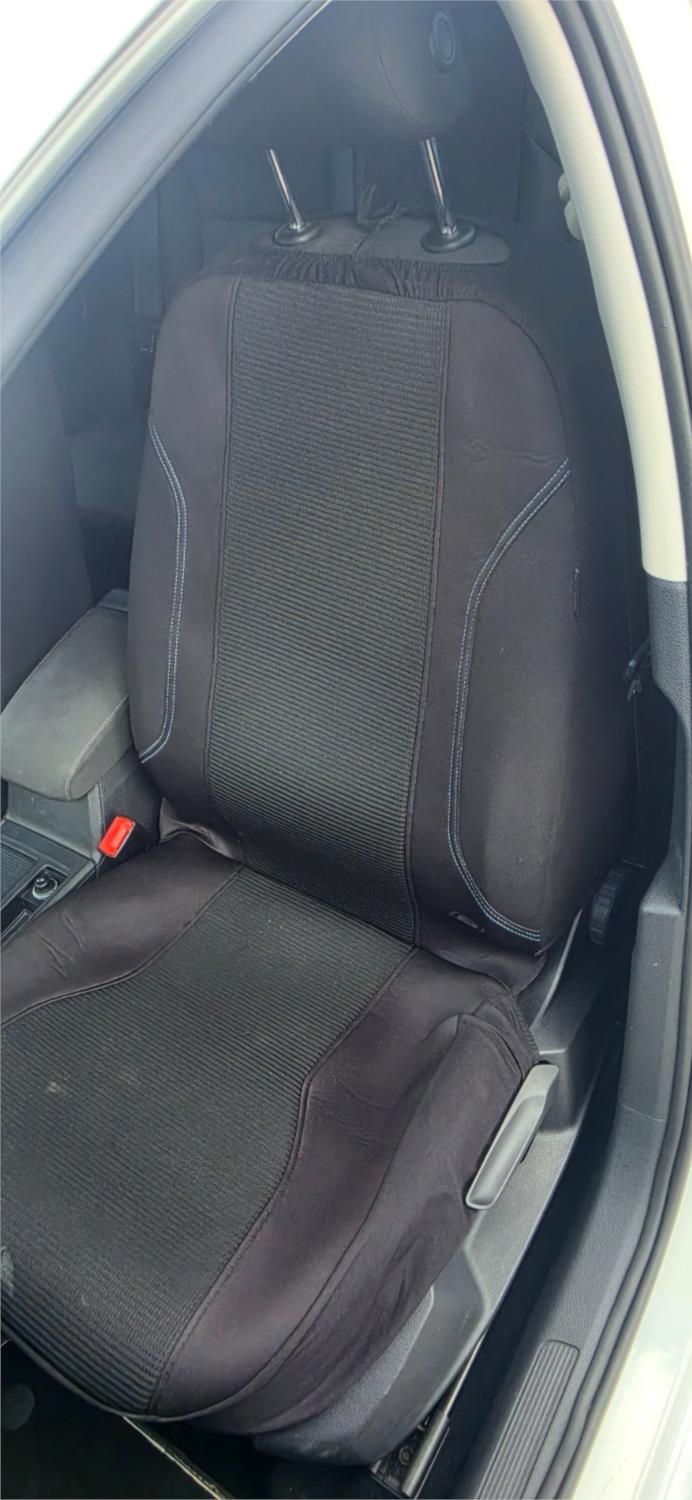 
								2014 Volkswagen Golf 90TSI full									