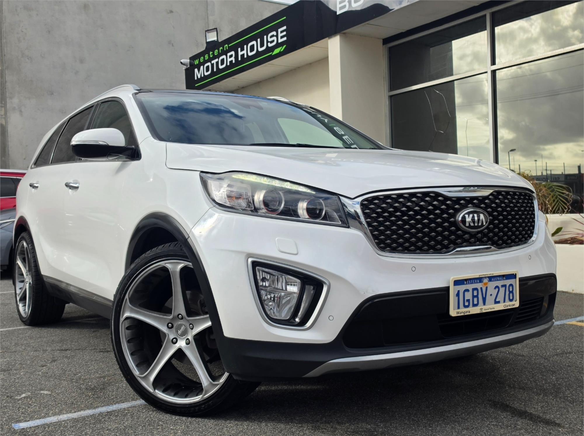 
								2015 Kia Sorento Platinum full									