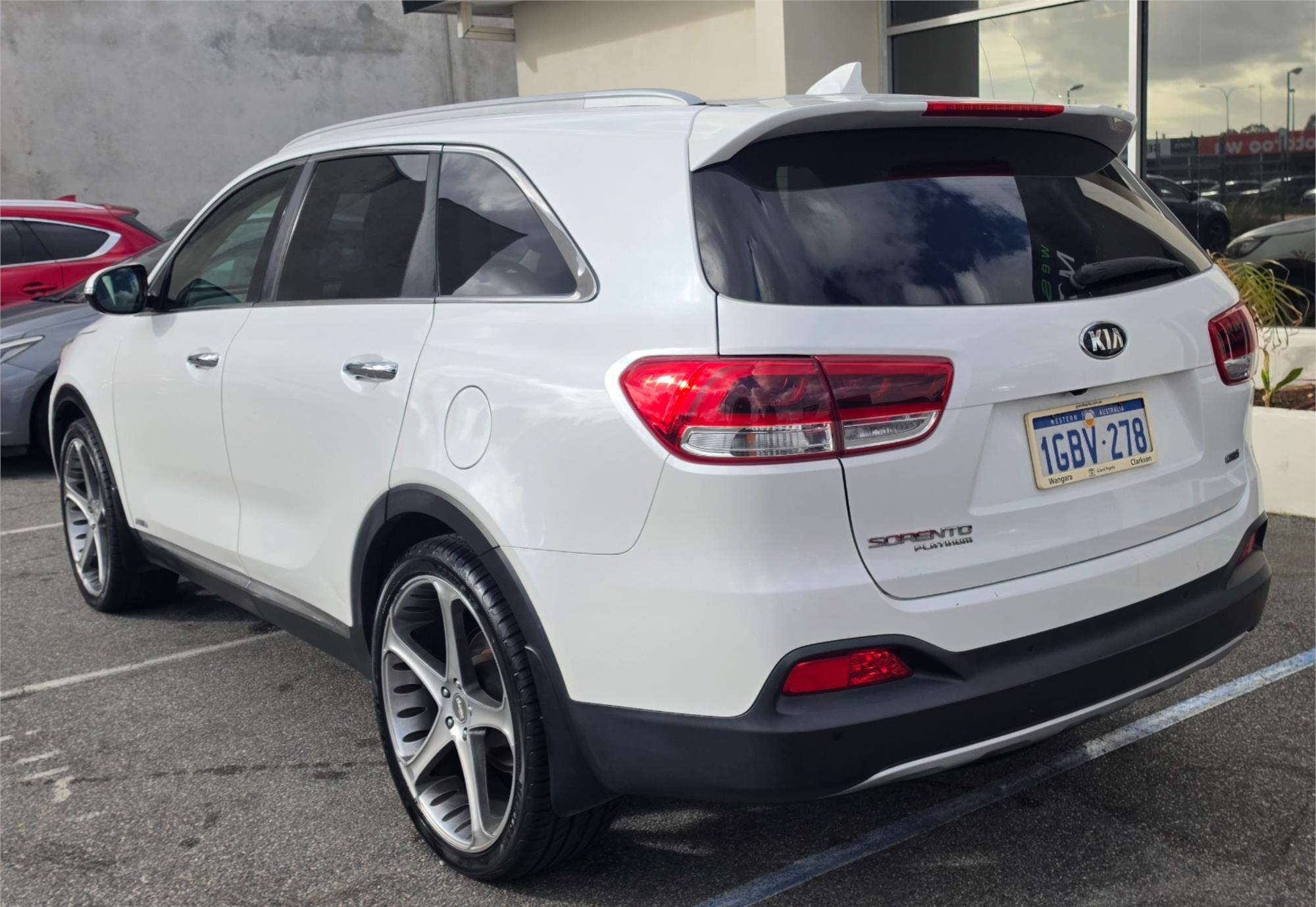 
								2015 Kia Sorento Platinum full									