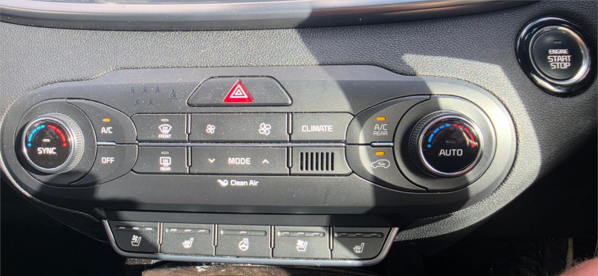 
								2015 Kia Sorento Platinum full									