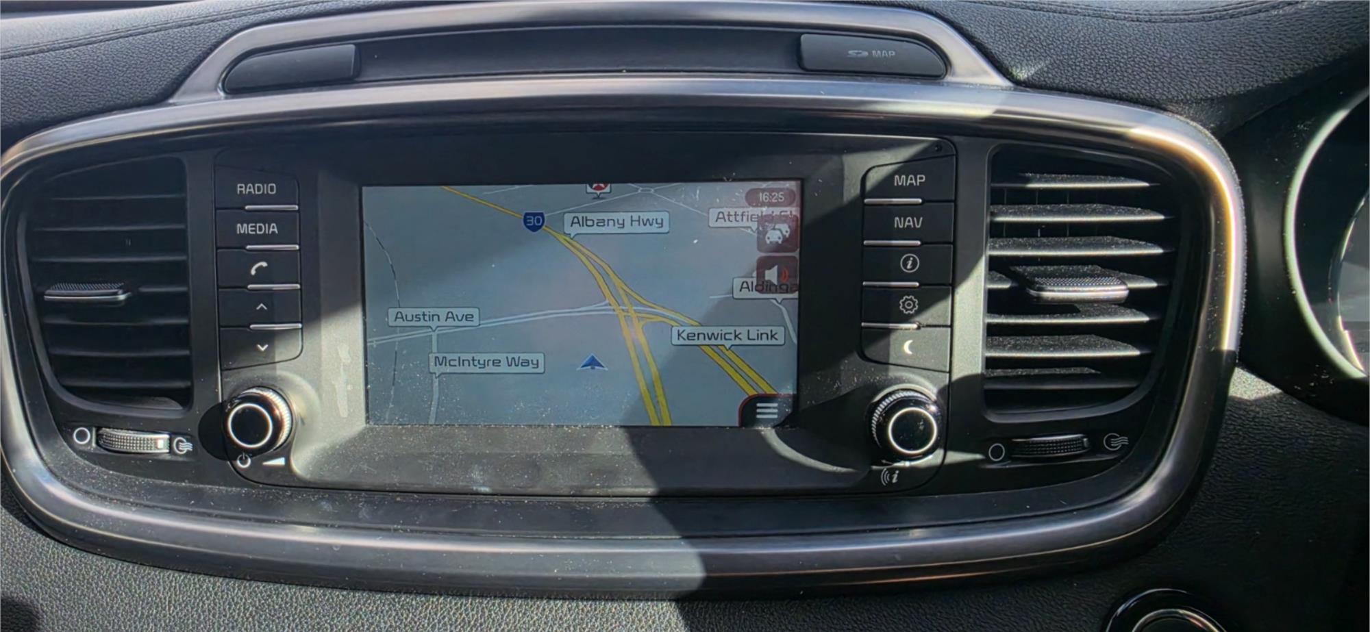 
								2015 Kia Sorento Platinum full									