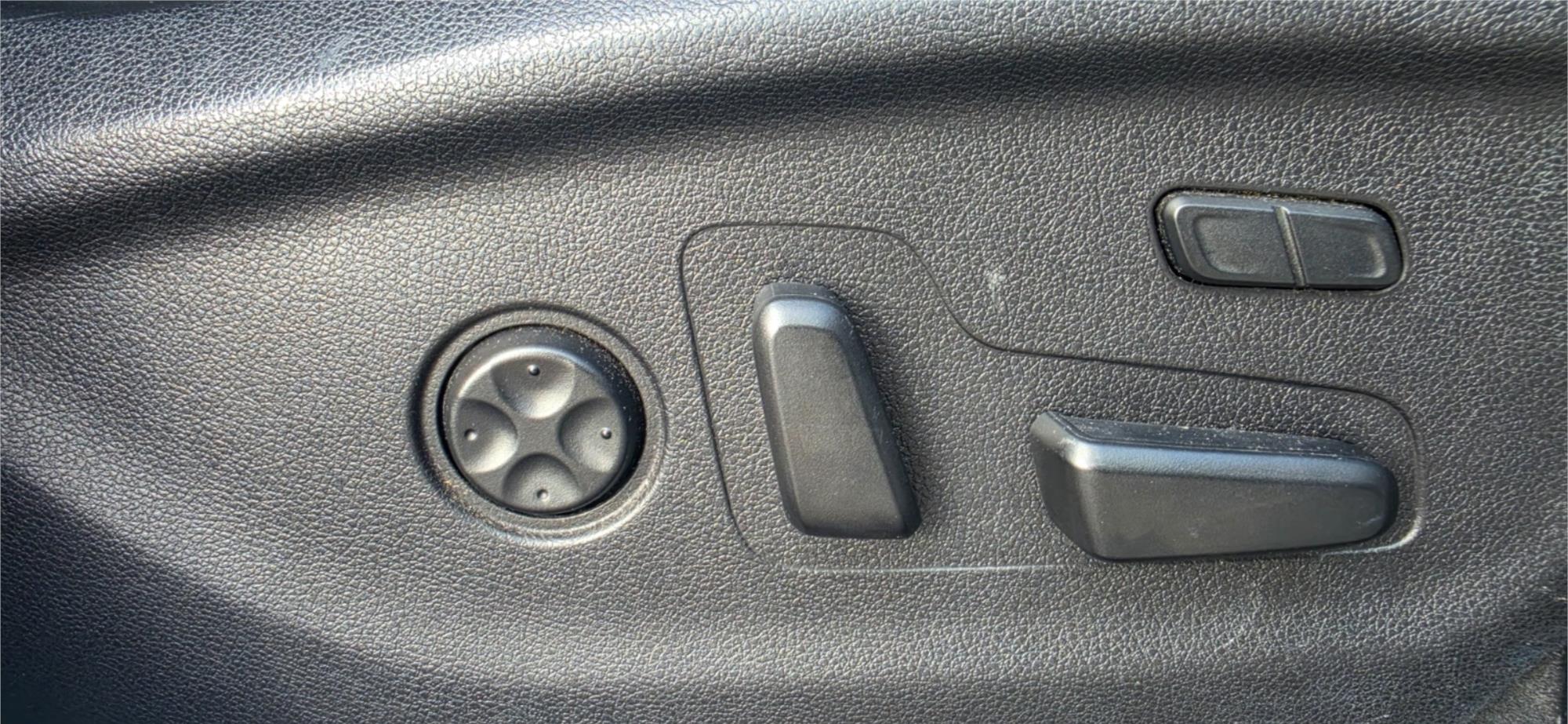 
								2015 Kia Sorento Platinum full									