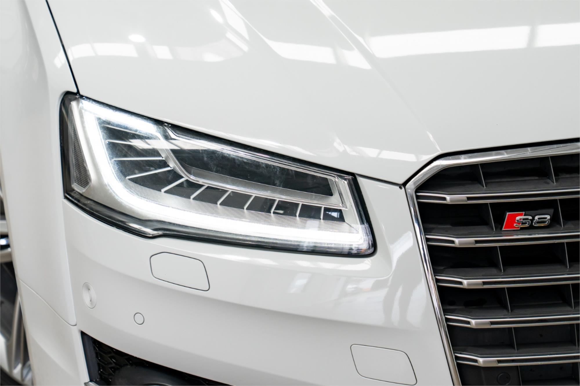 
								2014 AUDI S8 4.0 TFSI QUATTRO full									