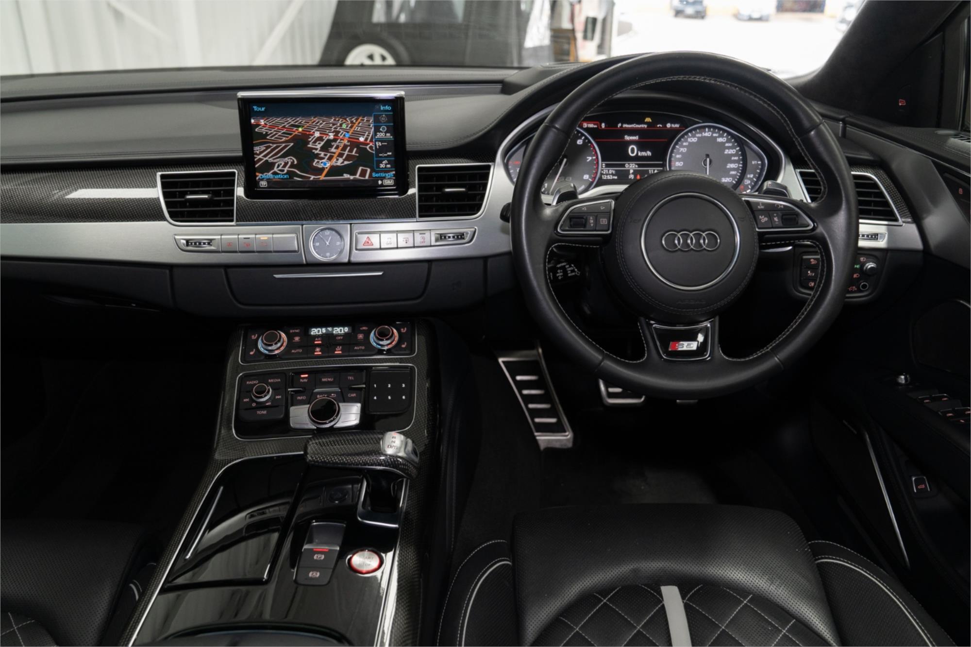 
								2014 AUDI S8 4.0 TFSI QUATTRO full									
