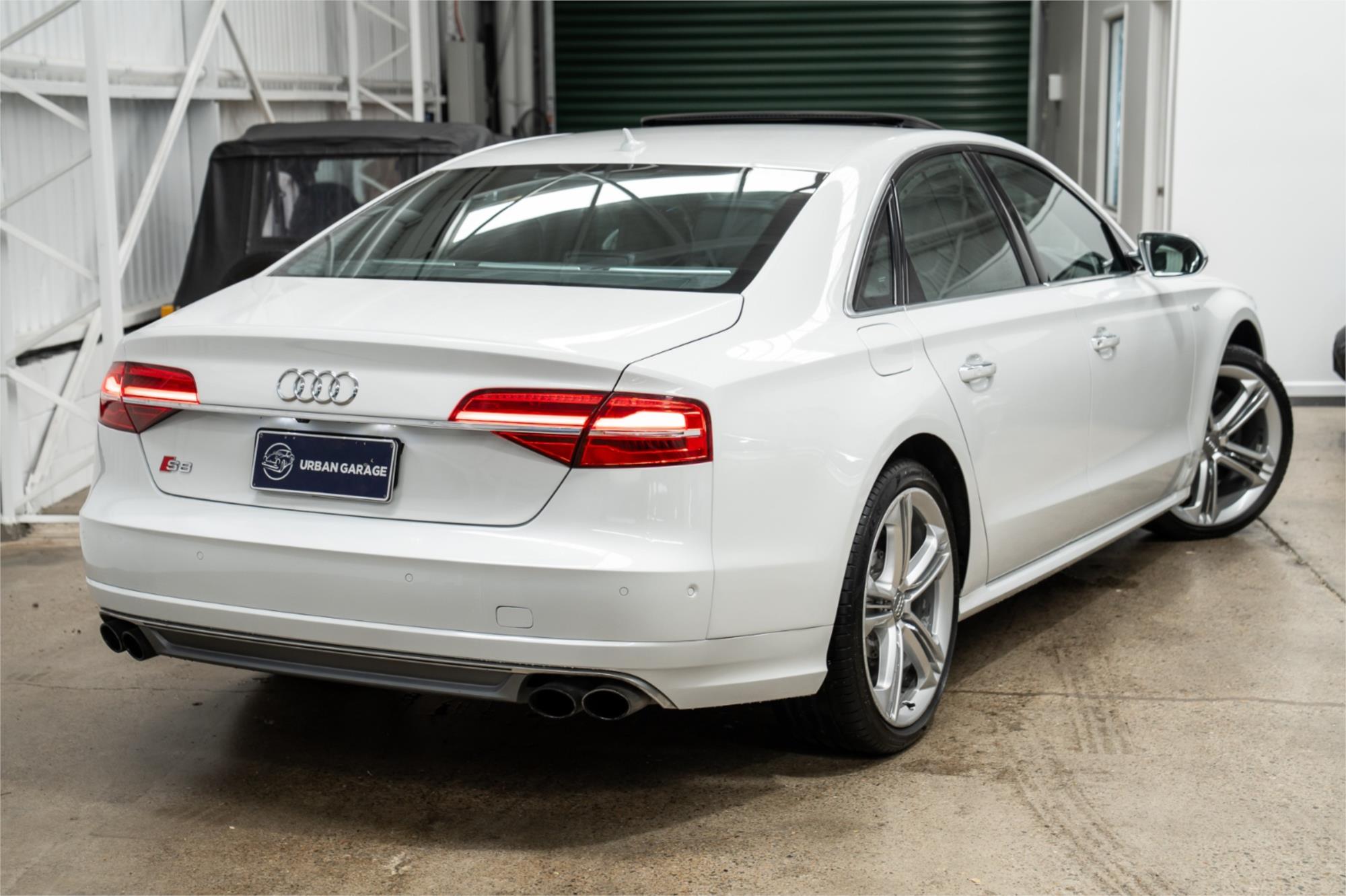 
								2014 AUDI S8 4.0 TFSI QUATTRO full									