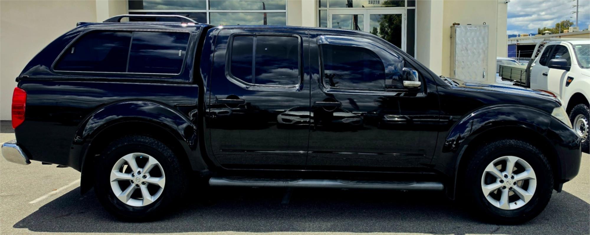 
								2012 Nissan Navara ST full									