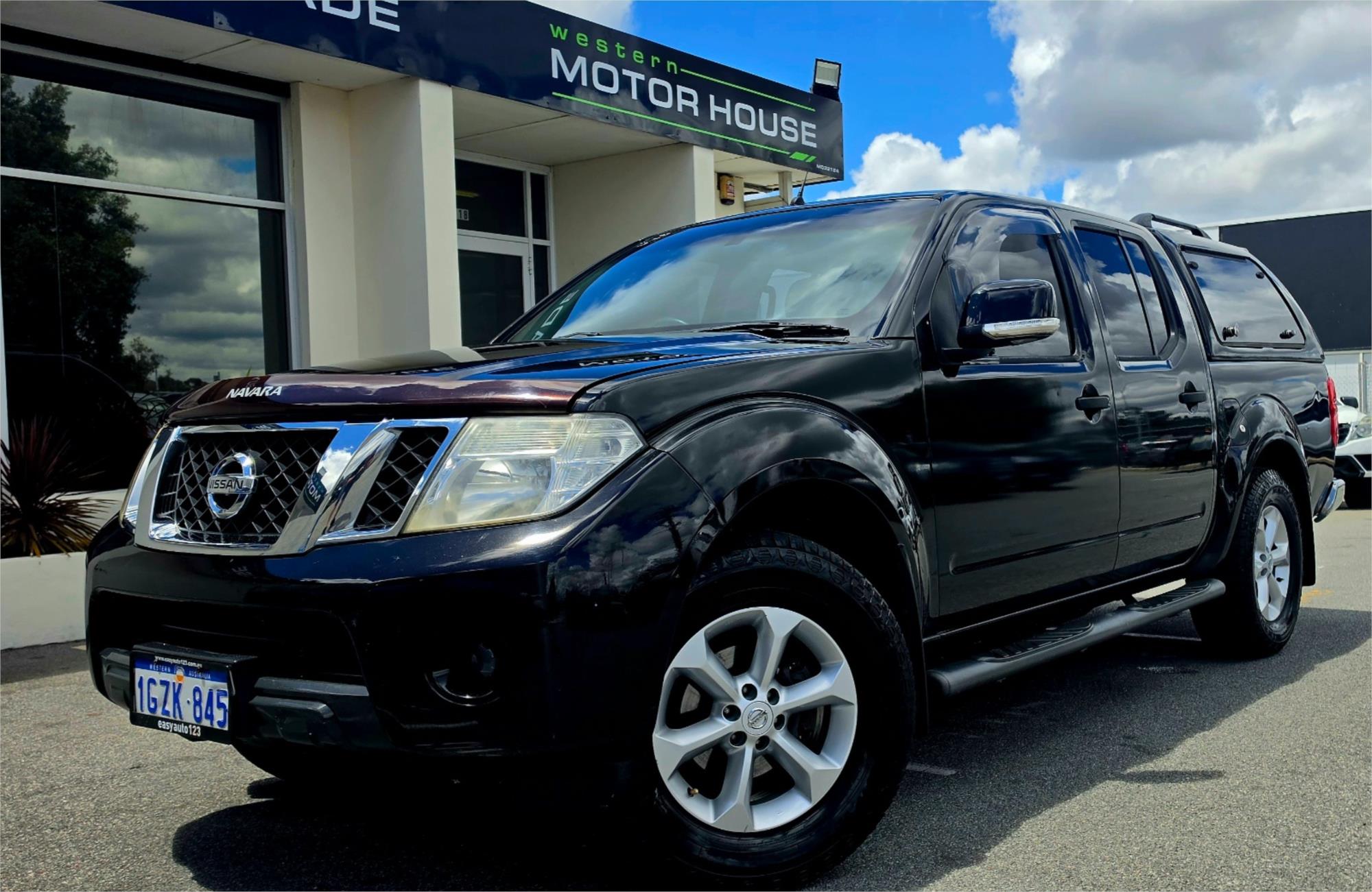 
								2012 Nissan Navara ST full									