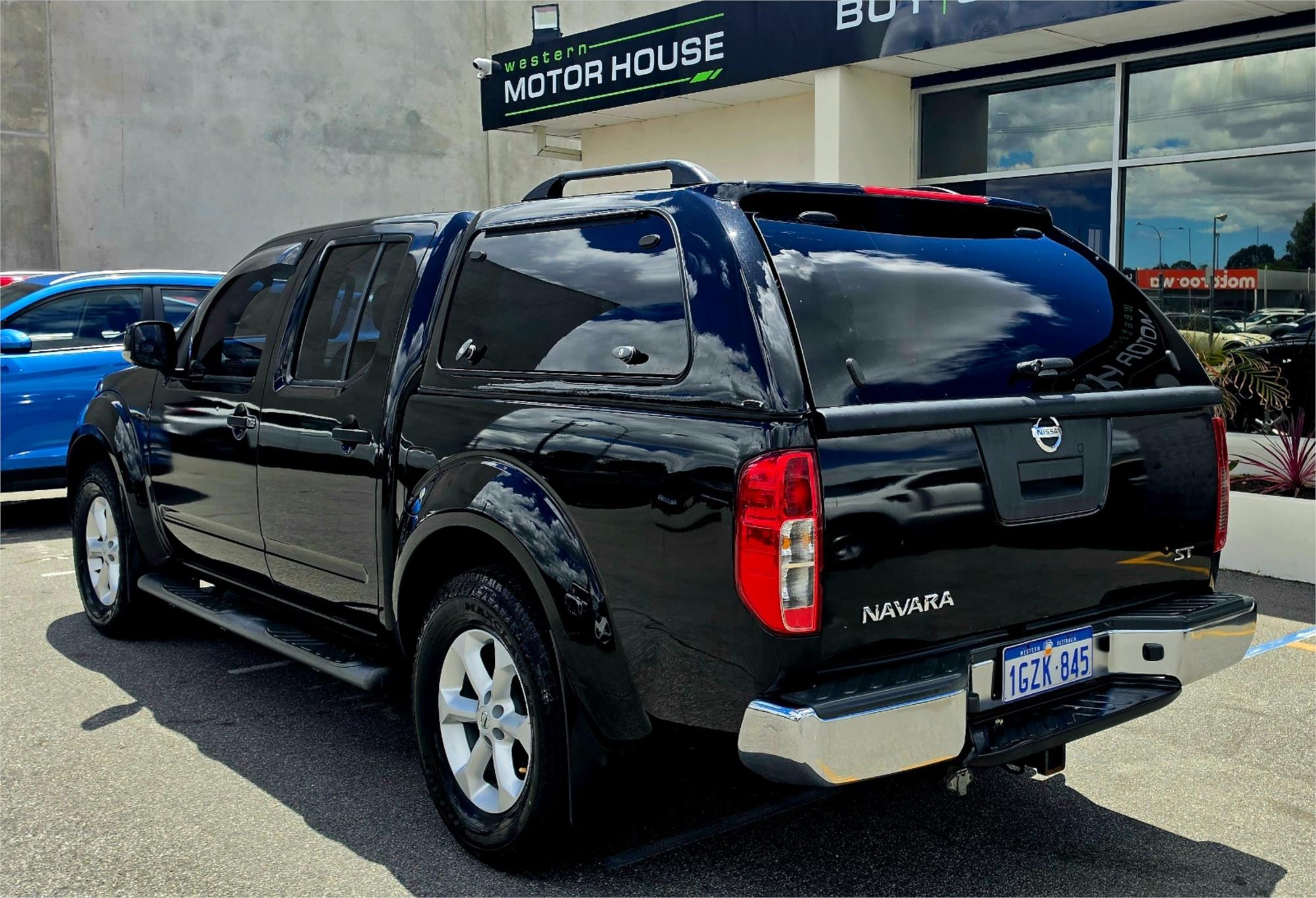
								2012 Nissan Navara ST full									
