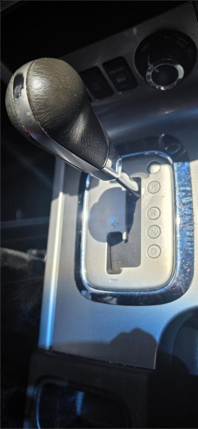 
								2012 Nissan Navara ST full									