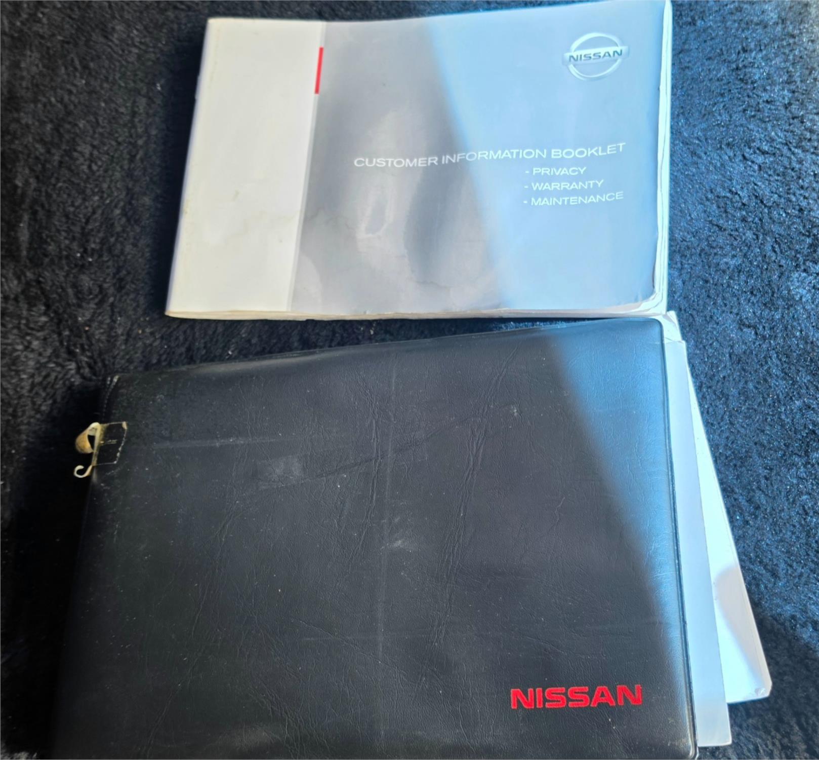 
								2012 Nissan Navara ST full									