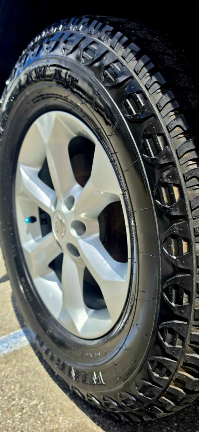 
								2012 Nissan Navara ST full									