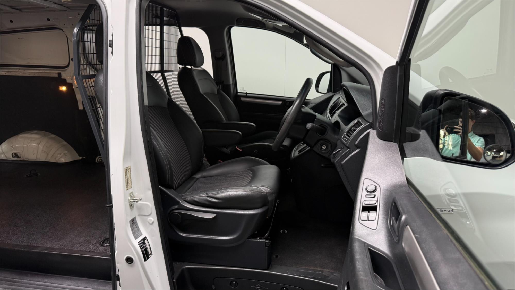 
								2020 LDV G10 LIFT DOOR full									
