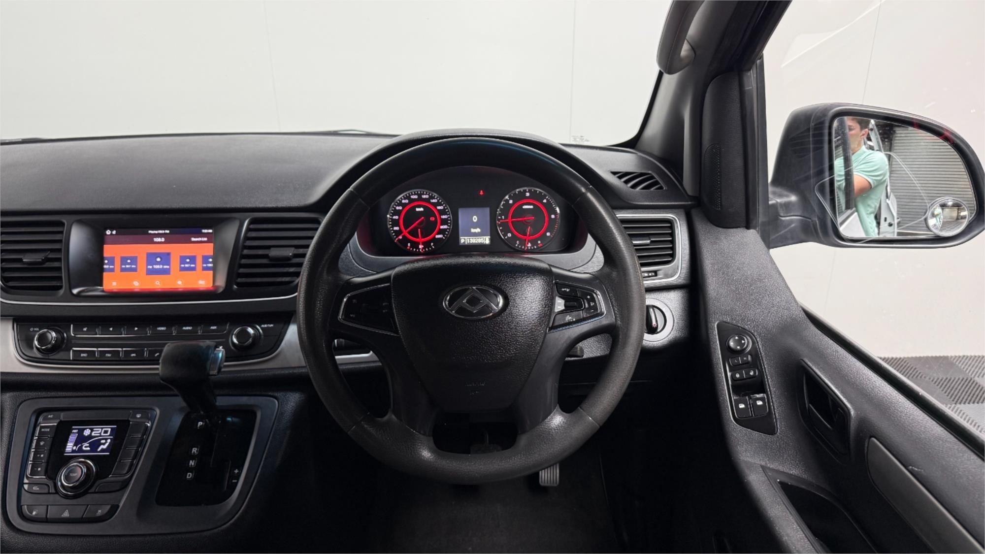 
								2020 LDV G10 LIFT DOOR full									