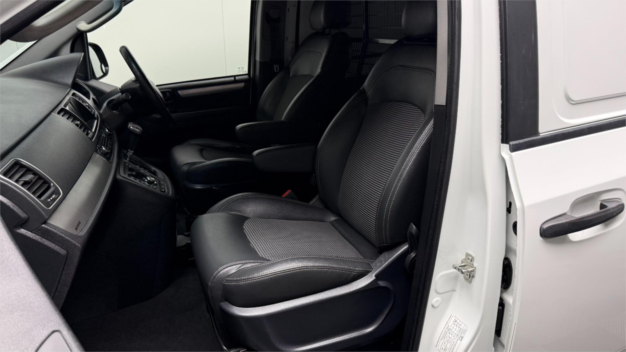 
								2020 LDV G10 LIFT DOOR full									