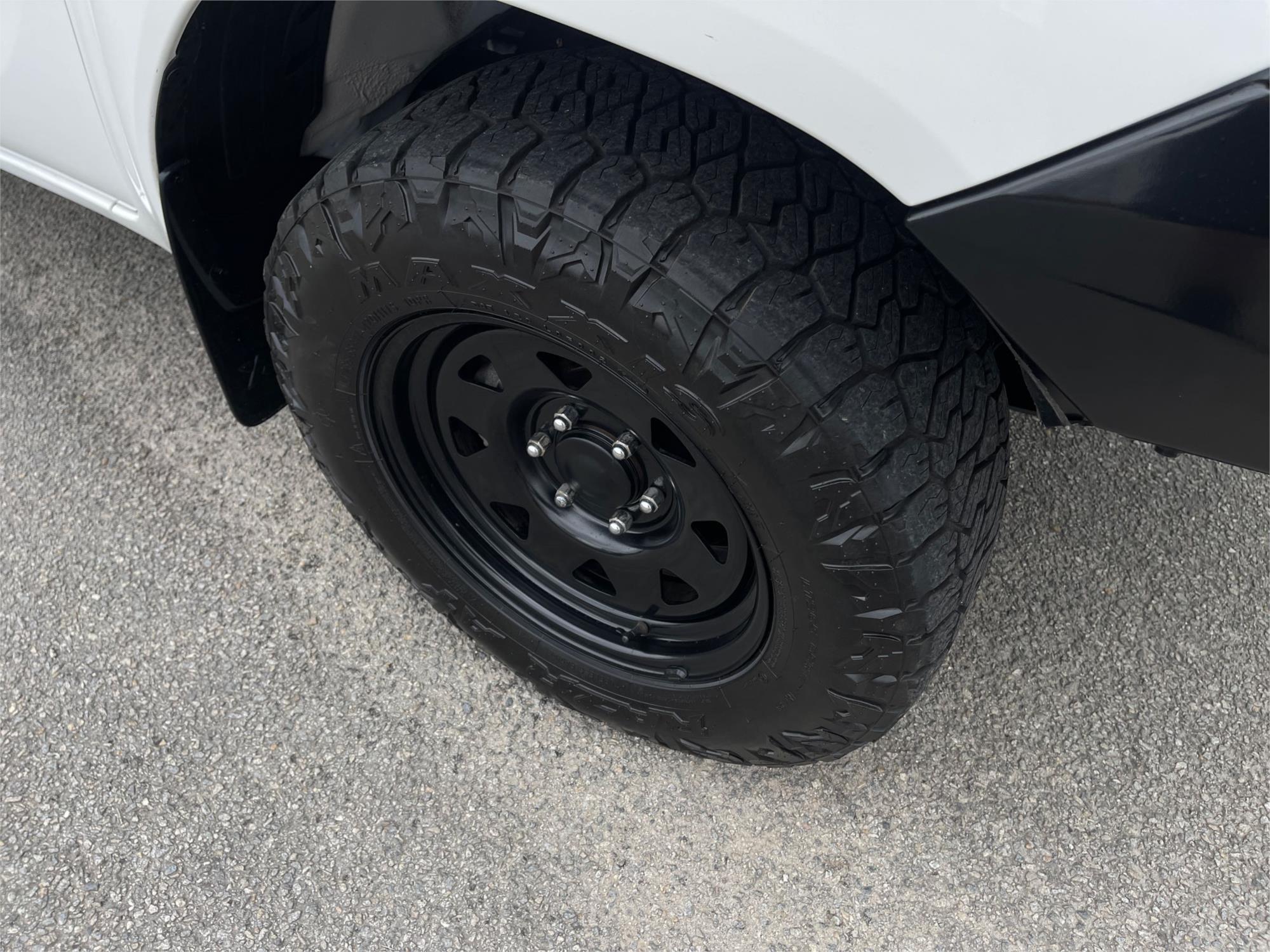 
								2019 Toyota Hilux SR full									