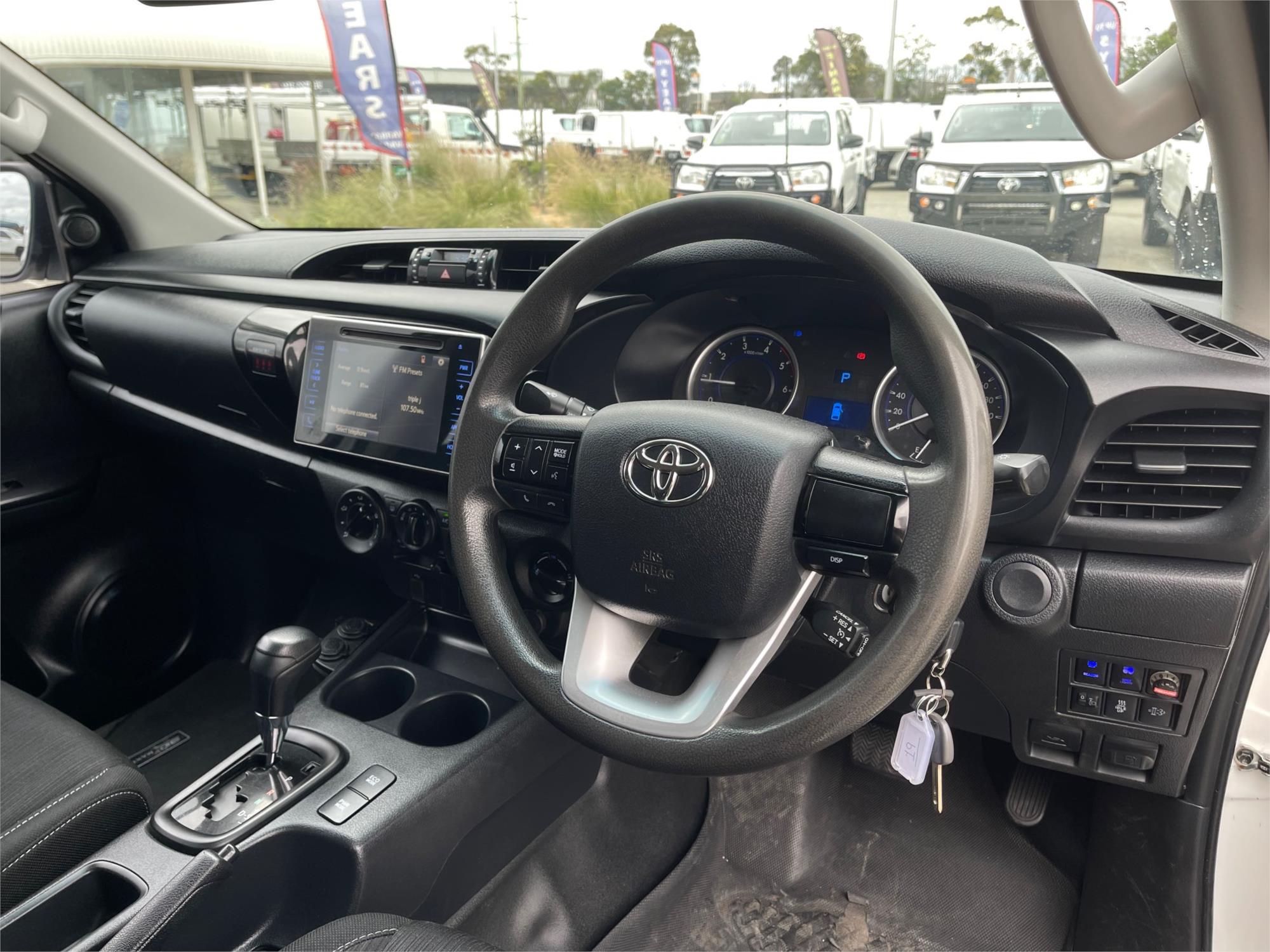 
								2019 Toyota Hilux SR full									