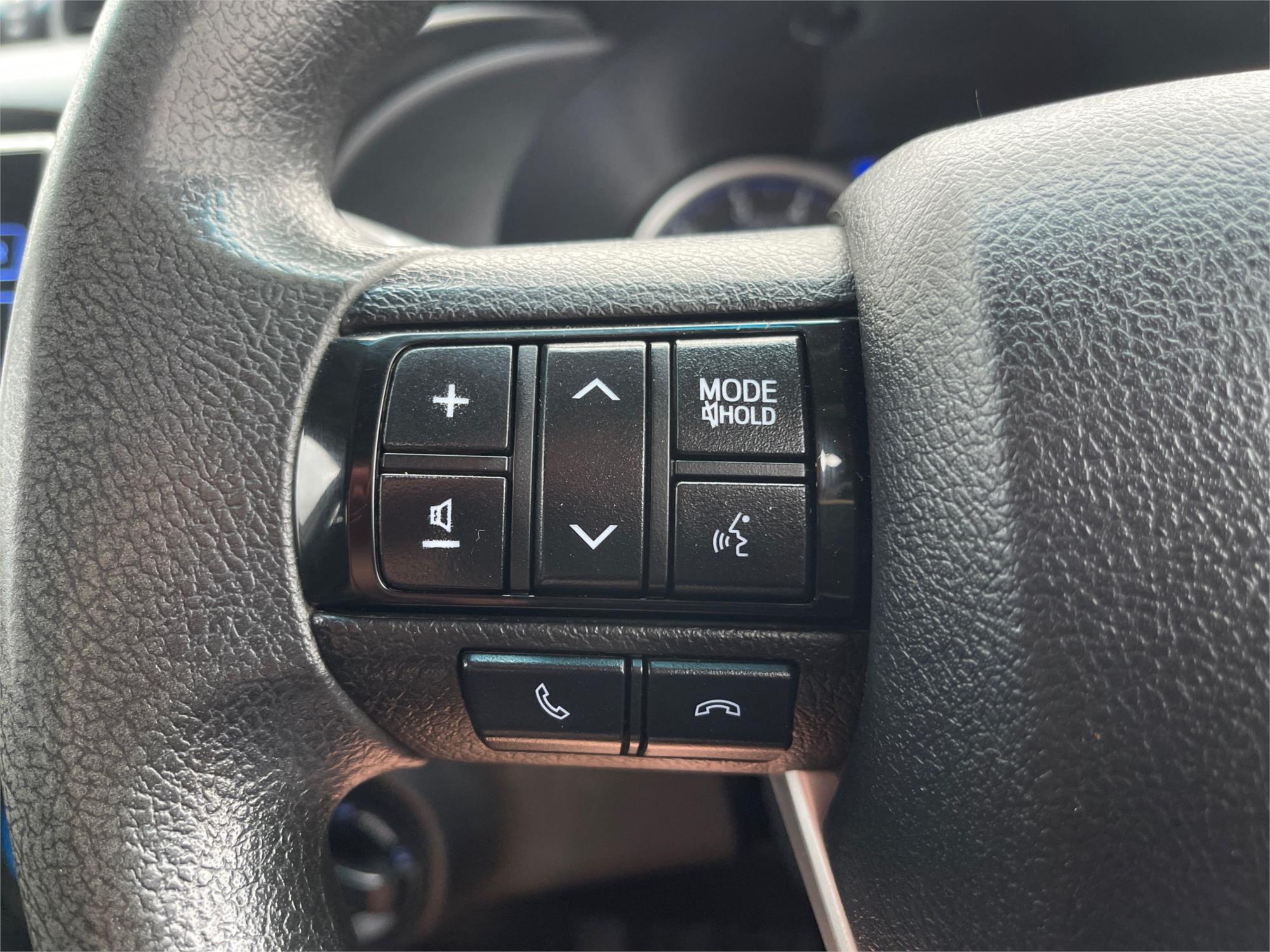
								2019 Toyota Hilux SR full									